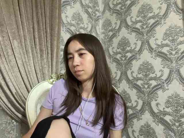 ClaudiaChouinard webcam