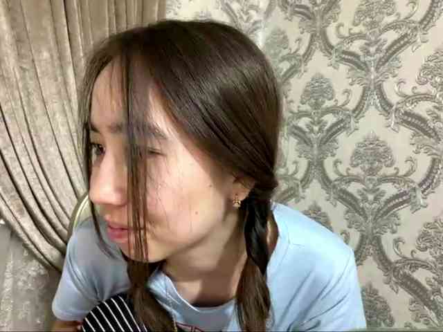 ClaudiaChouinard webcam