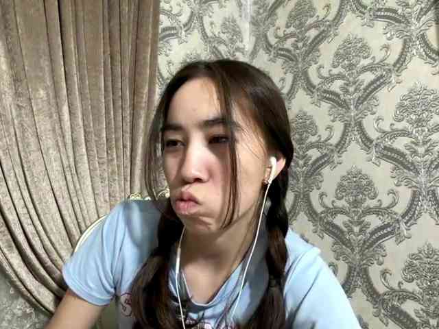 ClaudiaChouinard webcam