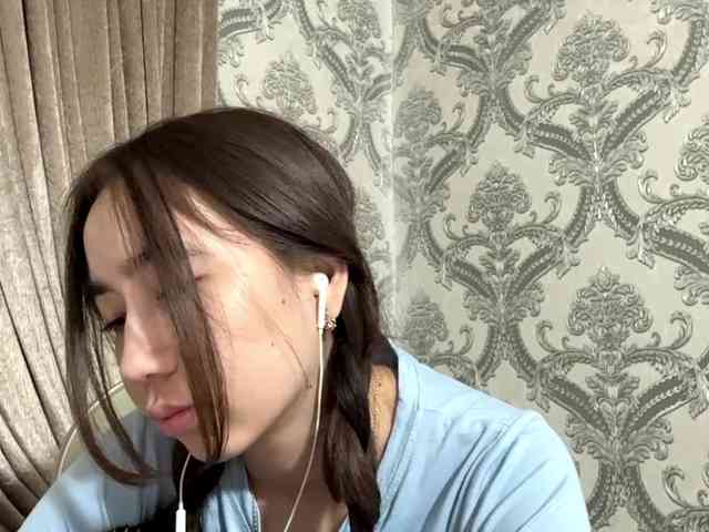 ClaudiaChouinard webcam