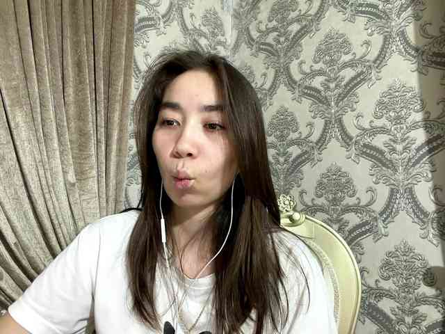 ClaudiaChouinard webcam