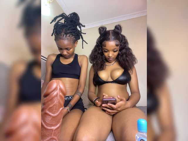 Yourdolls live cam on BongaCams