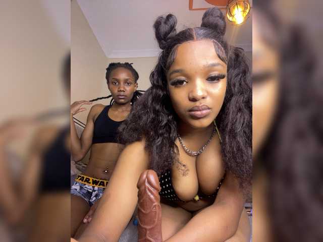 Yourdolls live cam on BongaCams