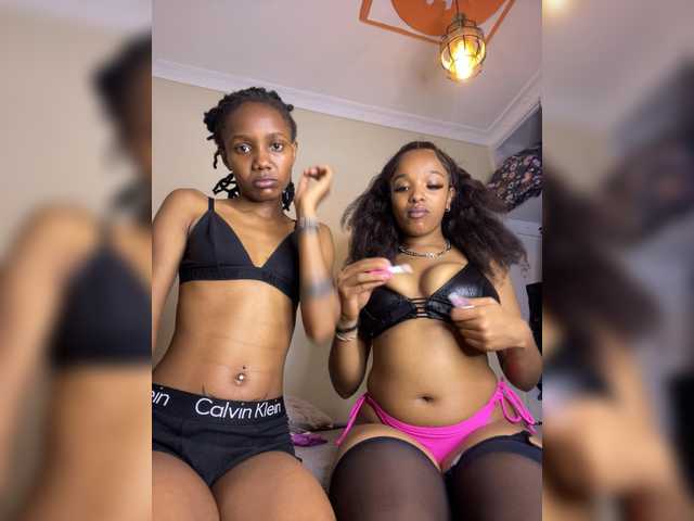 Yourdolls live cam on BongaCams