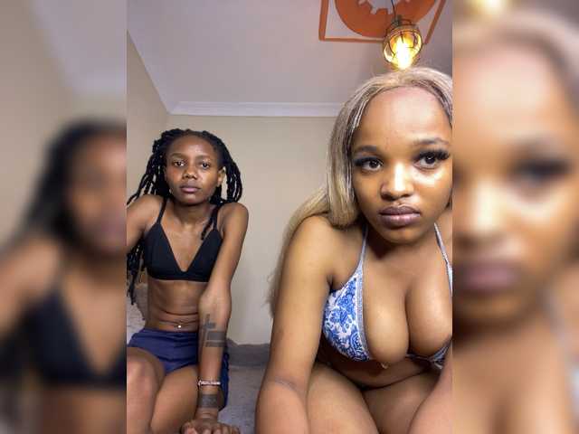 Yourdolls live cam on BongaCams
