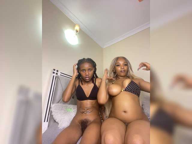 Yourdolls live cam on BongaCams