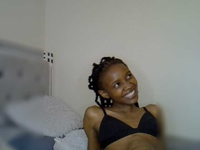 Yourdolls live cam on BongaCams