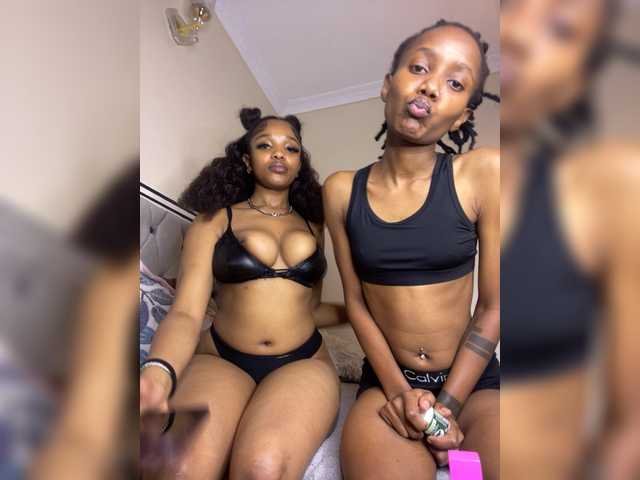 Yourdolls live webcam show