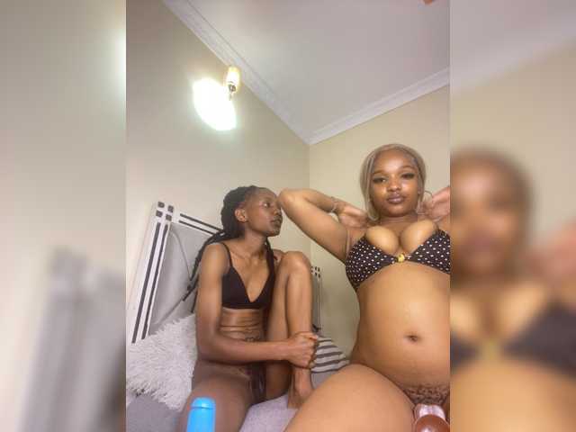 Yourdolls live cam on BongaCams