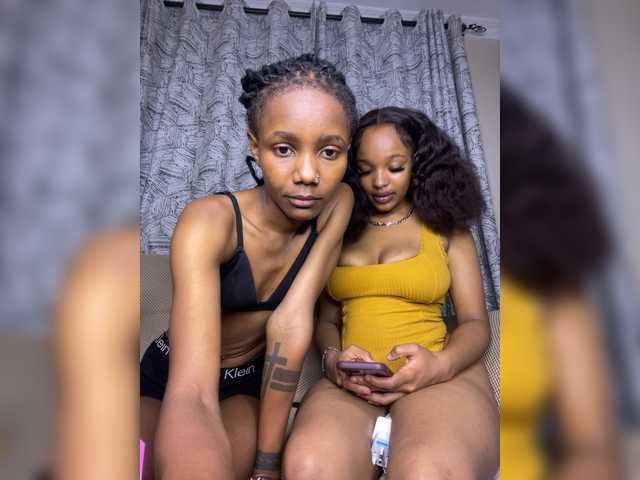 Yourdolls live cam on BongaCams