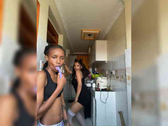 Yourdolls webcam