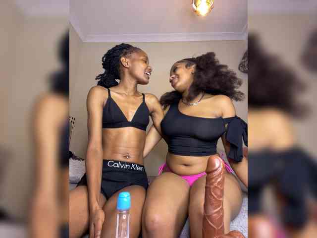 Yourdolls Live Webcam on BongaCams