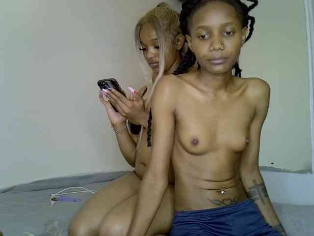 Yourdolls webcam