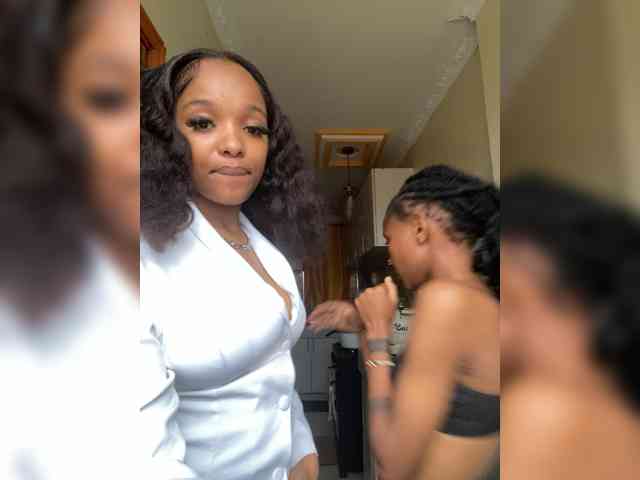 Yourdolls webcam