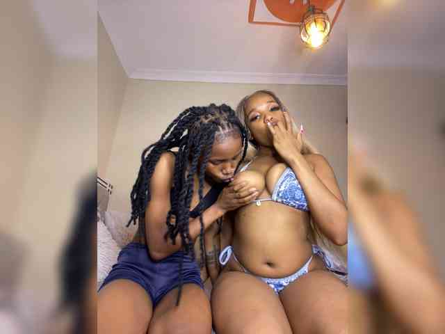Yourdolls webcam
