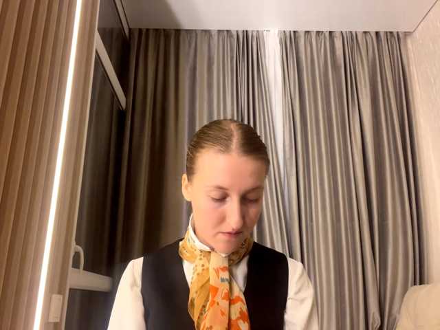 DionneCrum live cam on BongaCams