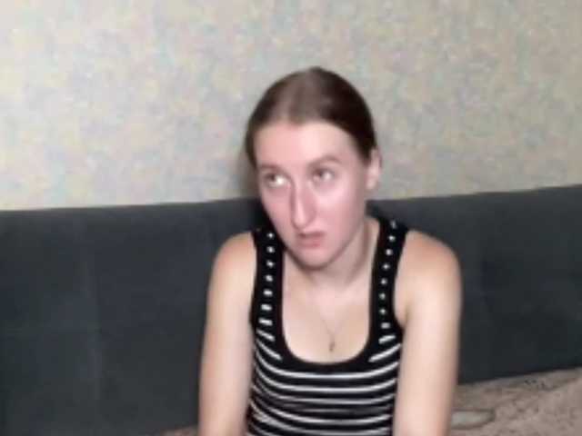 DionneCrum live cam on BongaCams