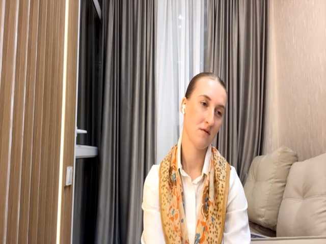 Перейти в чат DionneCrum