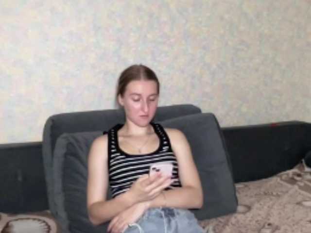 DionneCrum live cam on BongaCams
