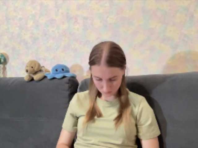DionneCrum live cam on BongaCams