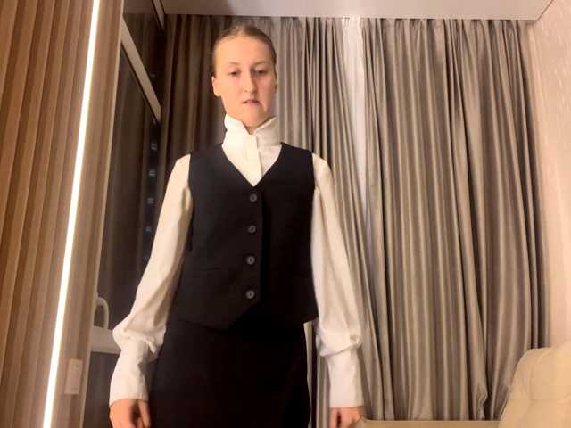DionneCrum live cam on BongaCams
