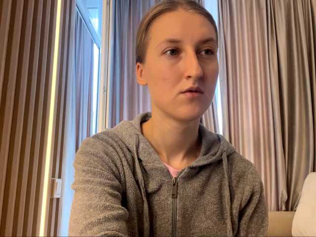 DionneCrum live cam on BongaCams