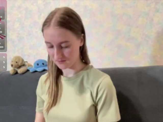 DionneCrum live cam on BongaCams