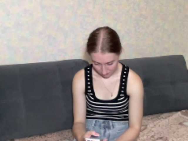 DionneCrum live cam on BongaCams