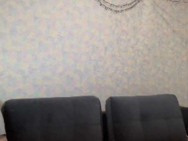 DionneCrum live cam on BongaCams