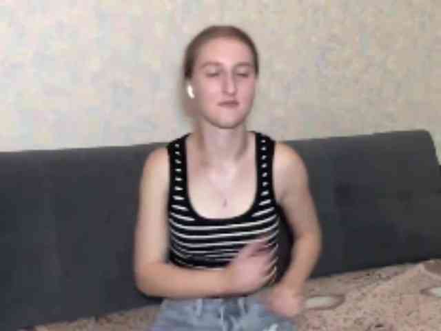 DionneCrum webcam