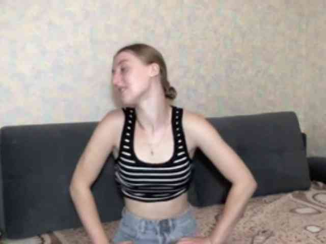 DionneCrum webcam