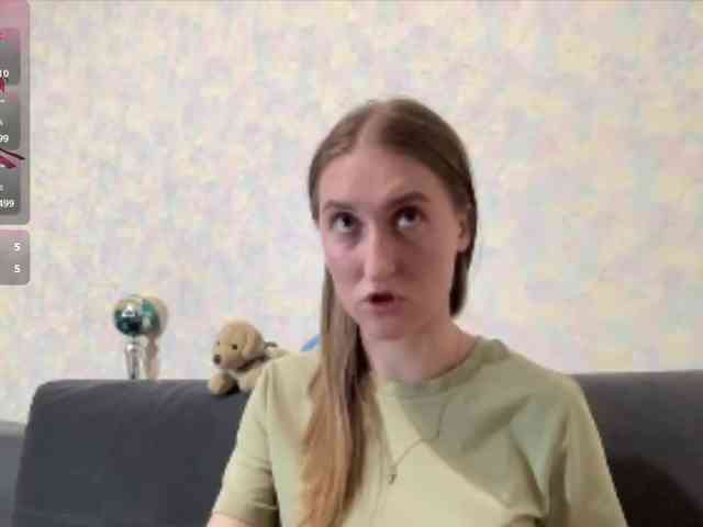 DionneCrum webcam