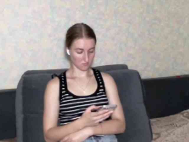 DionneCrum webcam