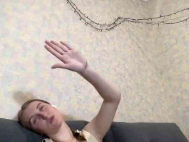 DionneCrum webcam