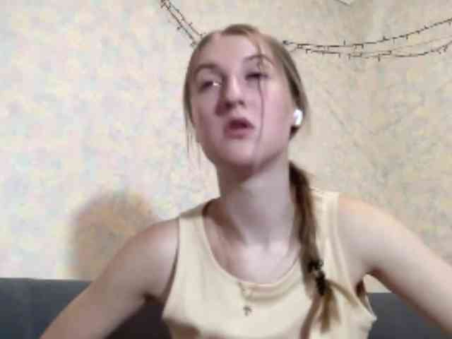 DionneCrum webcam