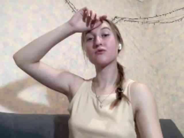 DionneCrum webcam