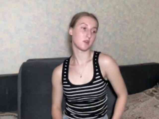 DionneCrum webcam