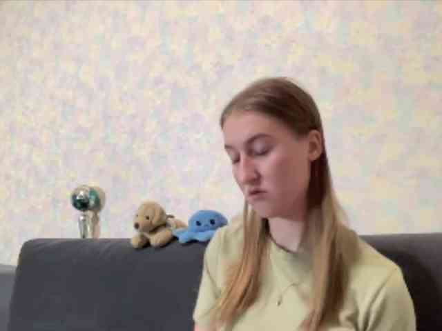 DionneCrum webcam