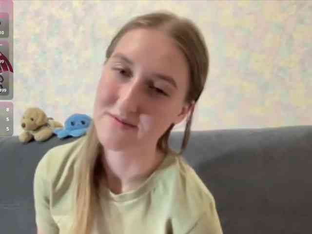 DionneCrum webcam
