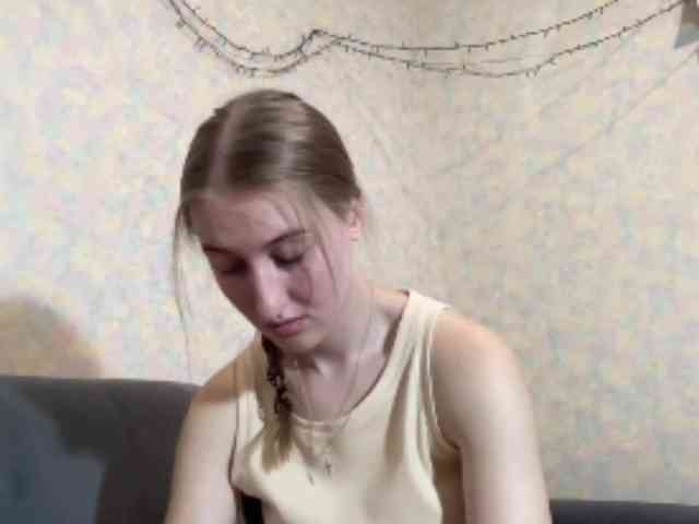 DionneCrum webcam