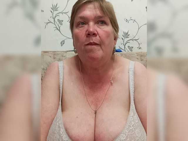 Elenag2 live cam on BongaCams