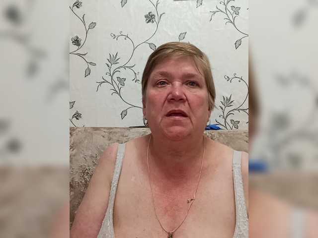 Elenag2 live cam on BongaCams