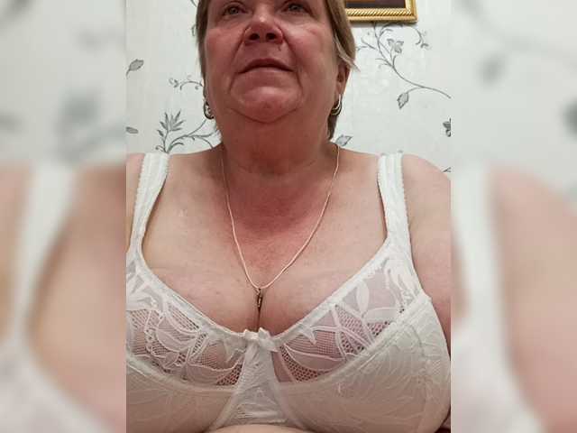 Elenag2 live cam on BongaCams