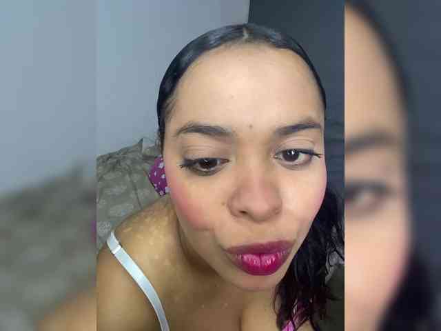 babyboobsx333 webcam