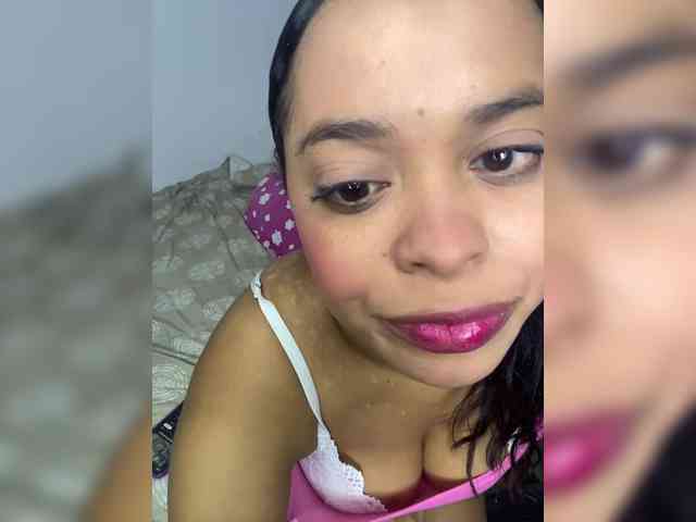 babyboobsx333 webcam