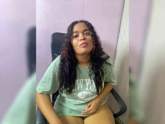 babyboobsx333 webcam
