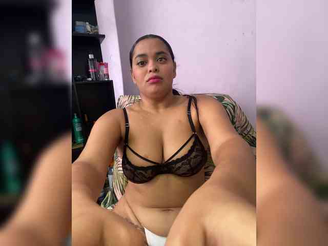 babyboobsx333 webcam