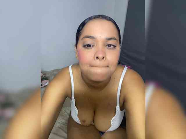 babyboobsx333 webcam
