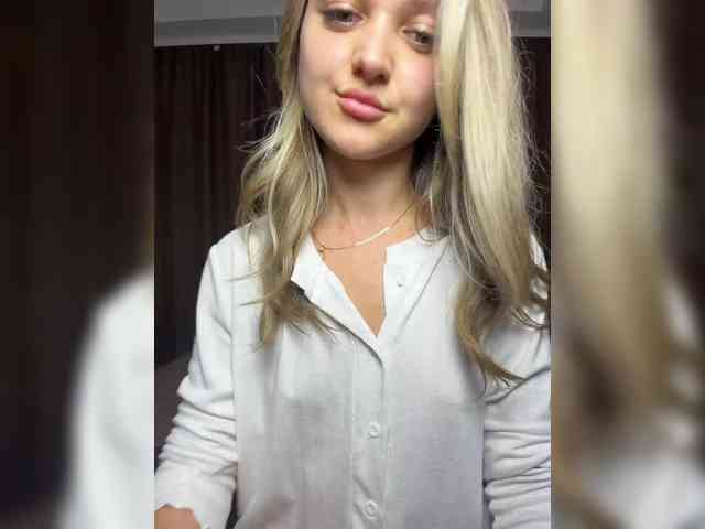Aven7's webcam live show