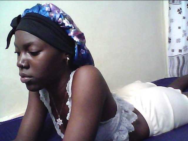 cute-lotty live cam on BongaCams